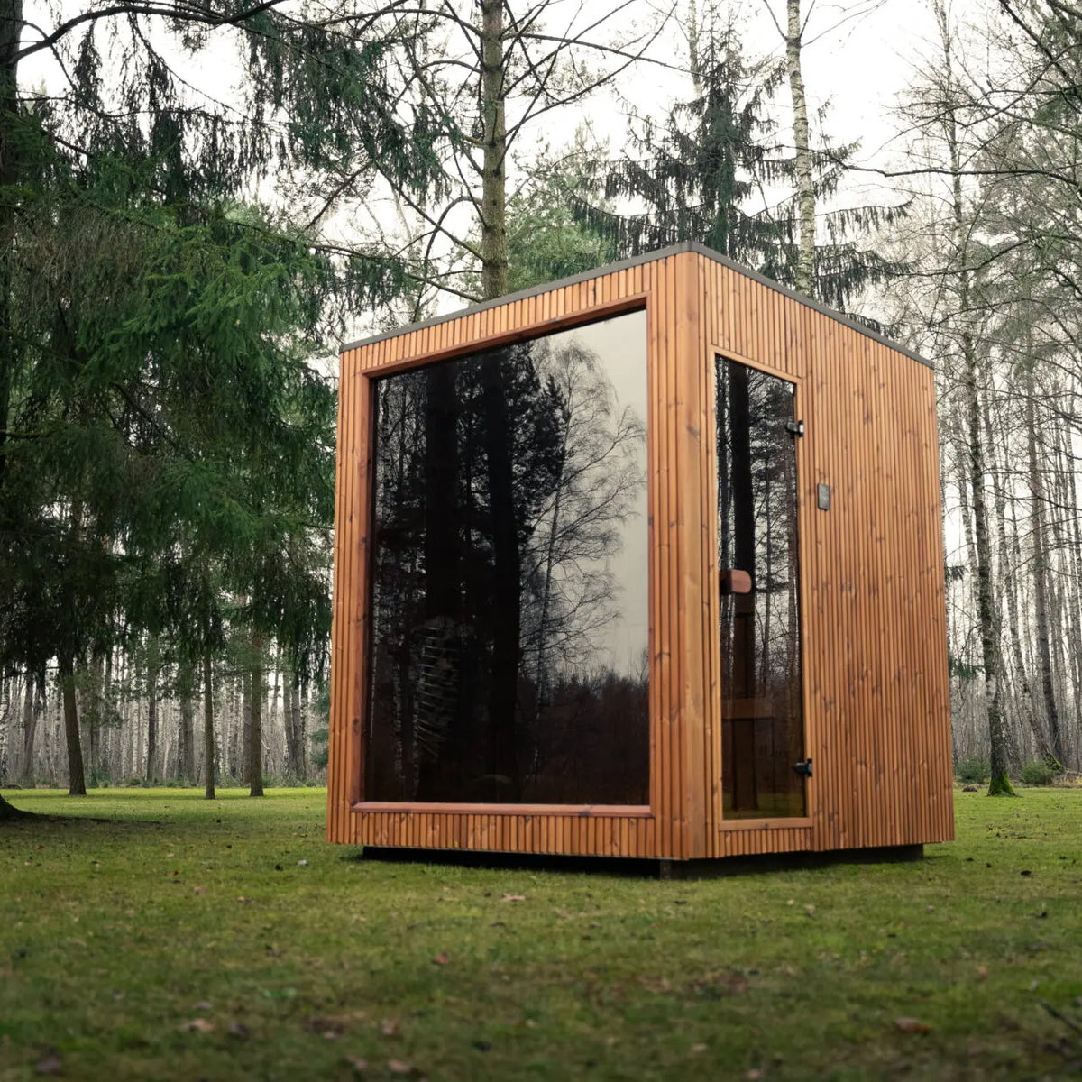 Celsium 4-Person Jonas Classic Outdoor Sauna