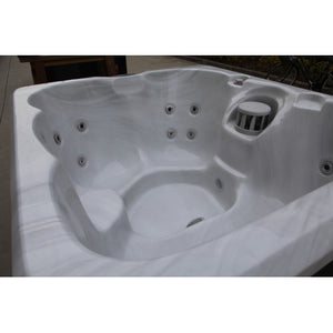 Luxury Spas Retreat 120V/240V Hybrid 5 Person Plug N Play Hot Tub CP1700