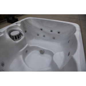 Luxury Spas Retreat 120V/240V Hybrid 5 Person Plug N Play Hot Tub CP1700