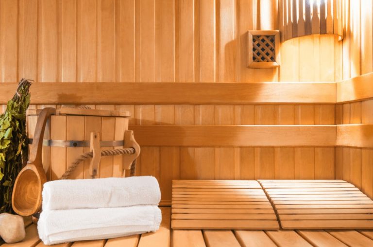 DRY TRADITIONAL HOT ROCK STEAM SAUNAS: THE USER EXPERIENCE