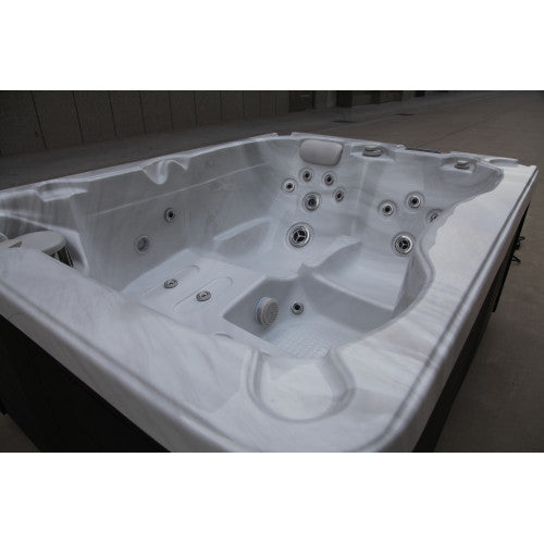 Luxury Spas Solace 120V/240V Hybrid 3 Person Plug N Play Hot Tub CP1500