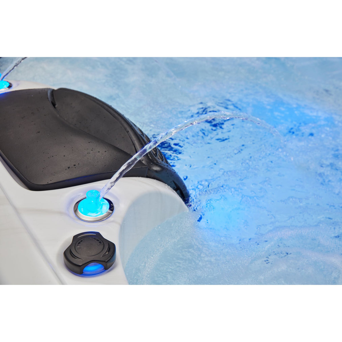 Luxury Spas Victoria 6 Person Spa WS-693