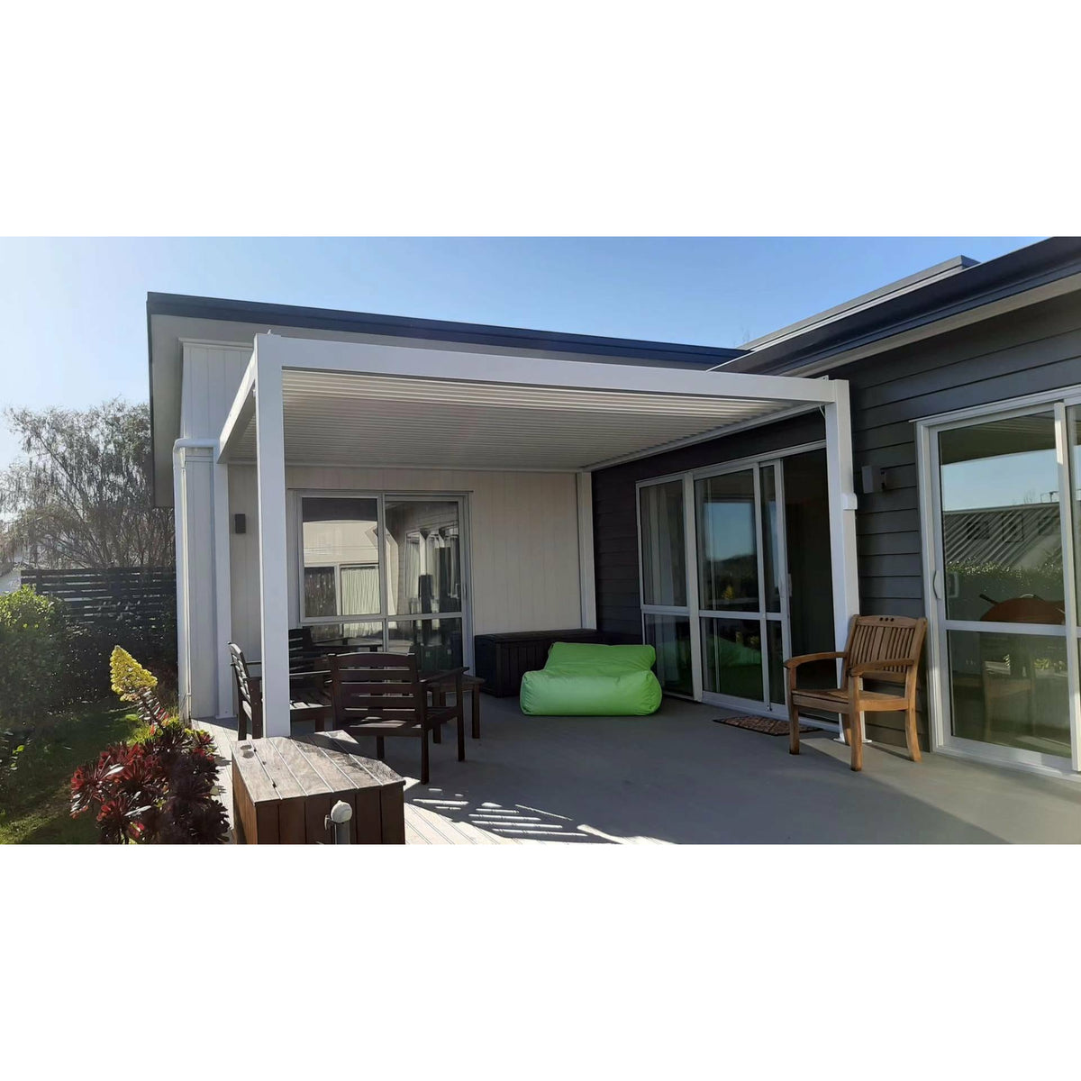 Bon Pergola Motorized Aluminum 10'x13' Villa Pergola VP-DIY-3425 - White - Lifestyle setting - Vital Hydrotherapy 